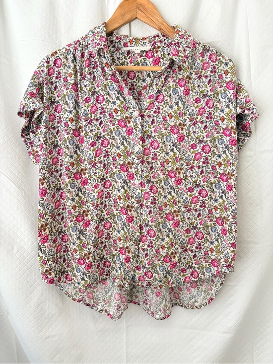 Jane and Delancey Tops - Jane and Delancey Pink Multi Floral Button-Front Short Sleeve Shirt